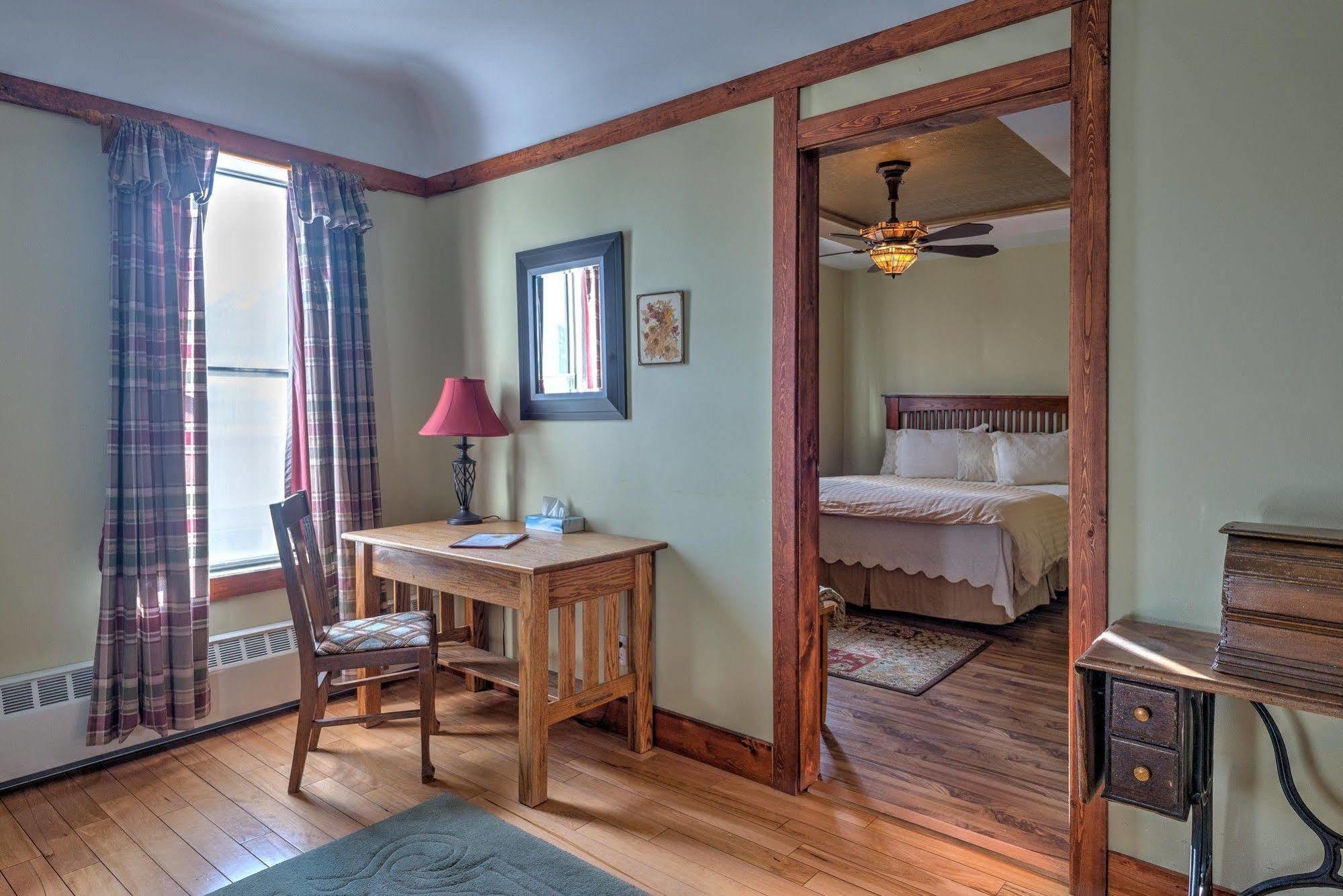 Country Encounters Accommodations Coleman Exteriör bild
