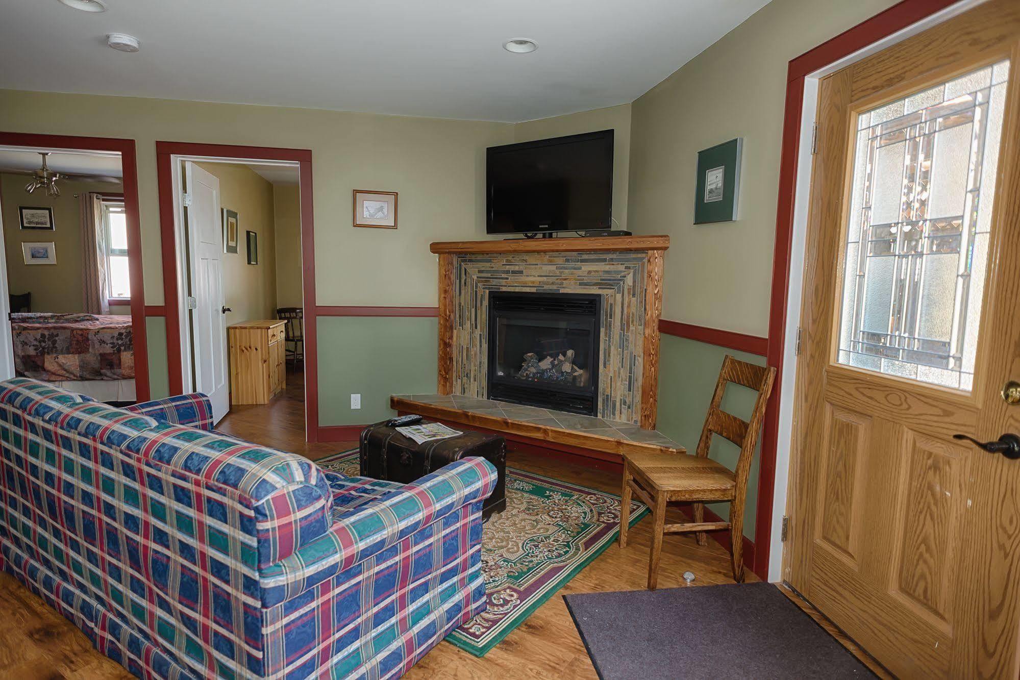 Country Encounters Accommodations Coleman Exteriör bild