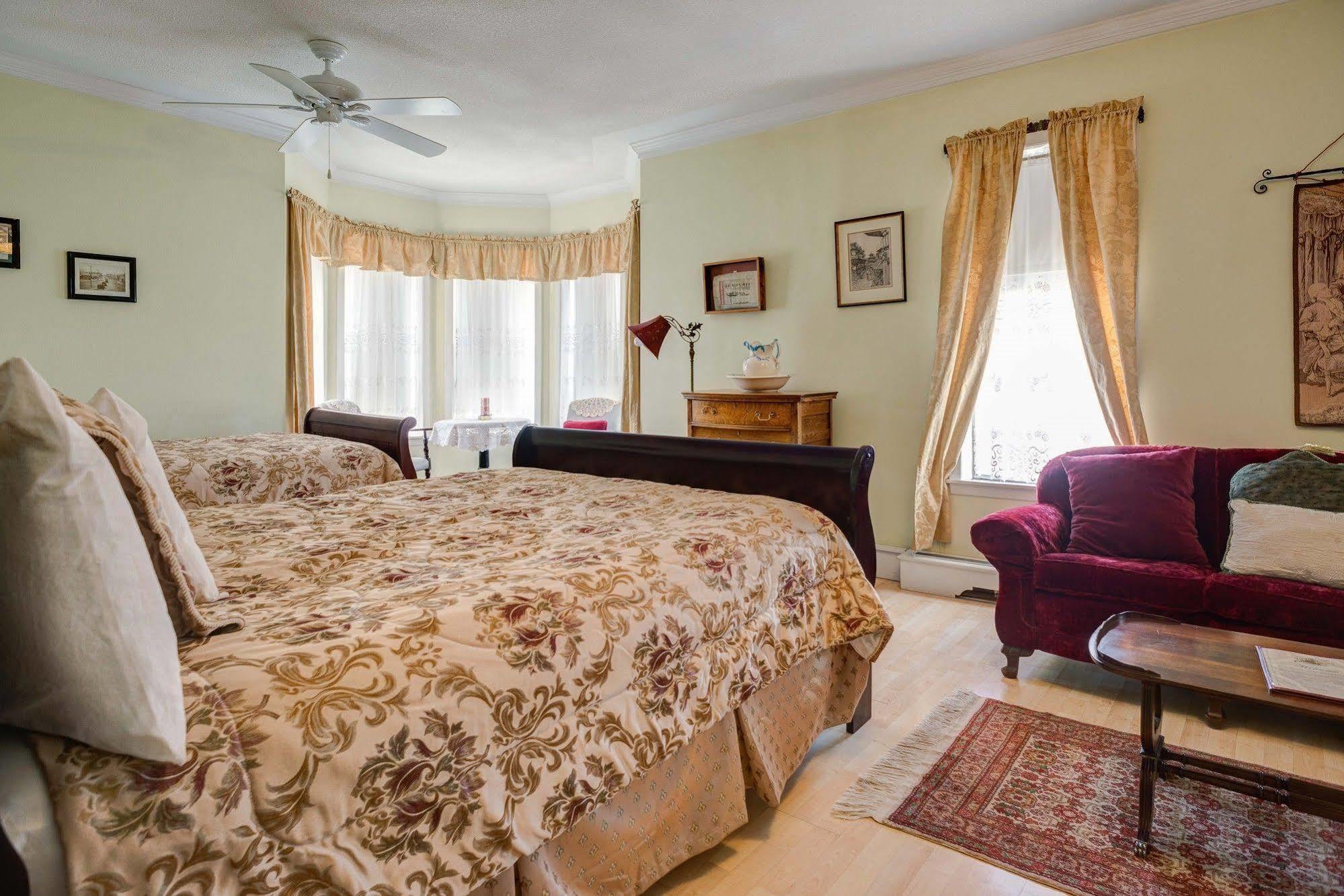 Country Encounters Accommodations Coleman Exteriör bild