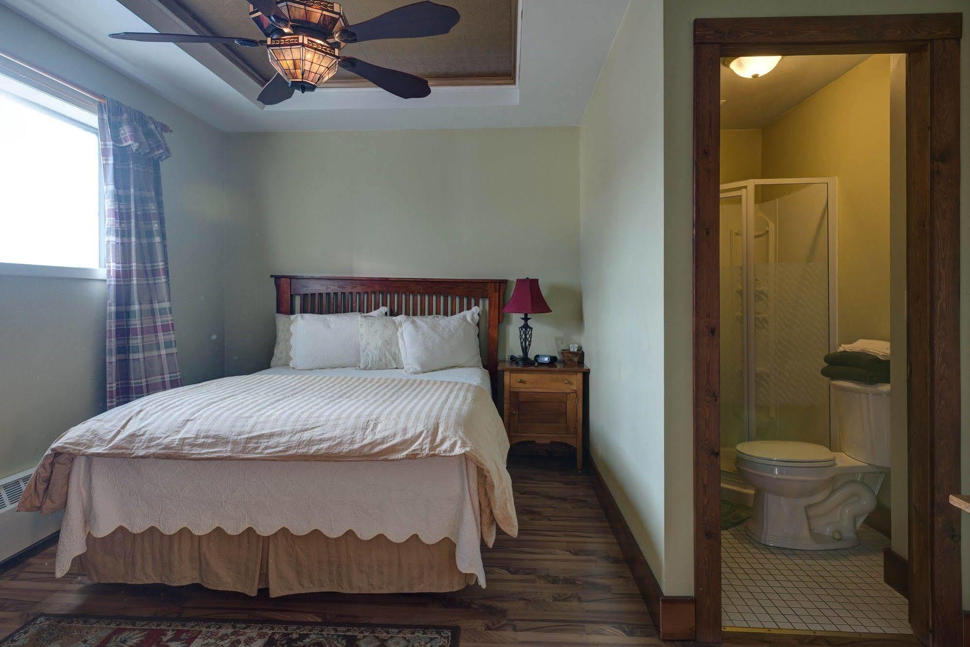 Country Encounters Accommodations Coleman Exteriör bild